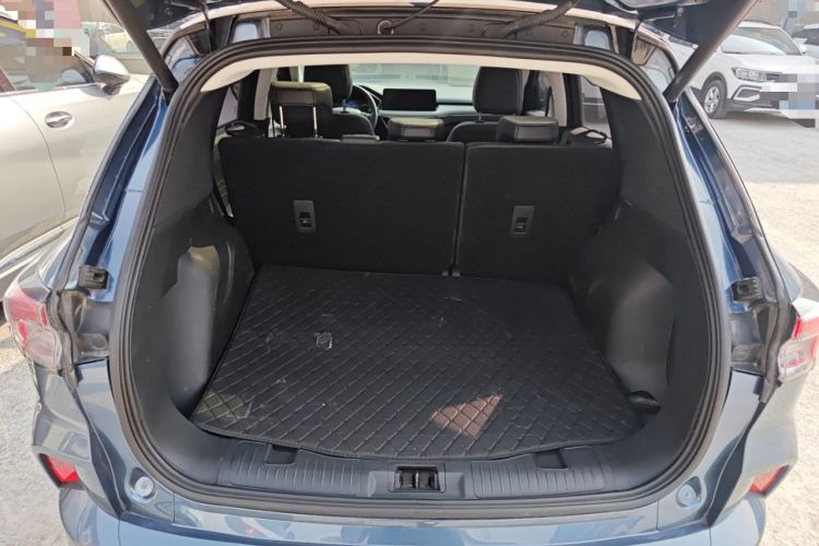 Used Ford Escape 2024 EcoBoost 245 Two-Wheel-Drive Titanium Edition Trunk