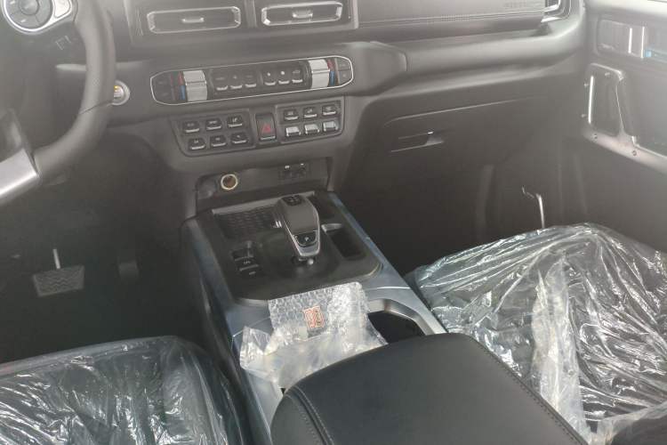 Used 212 T01 2024 2.0T Explorer Gear Lever