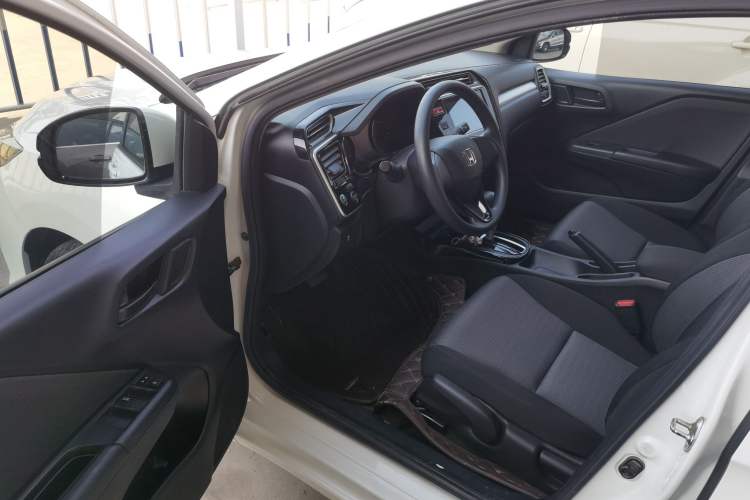 Used Honda Gienia 2017 1.5L CVT Comfort Version Driver Seat