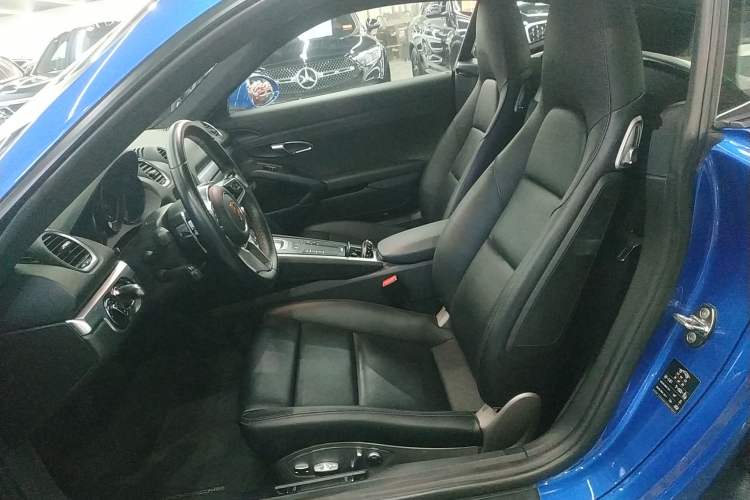 Used Porsche 718 2016 Cayman 2.0T
