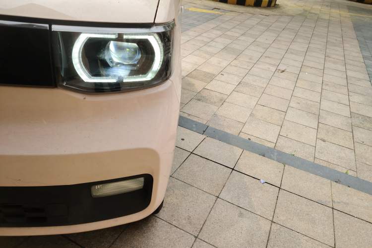 Used Wuling Hongguang MINIEV 2021 Macaron Premium Model – Lithium Iron Phosphate Left Front Headlight