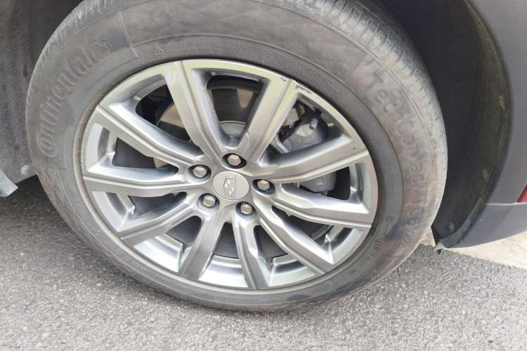 Used Cadillac XT4 2021 28T Two-Wheel Drive Leading Version Right Front Wheel Hub