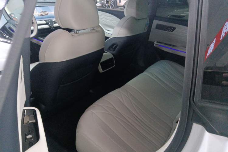 Used Geely Galaxy E8 2025 700 km Long-Range Intelligent Driving Version