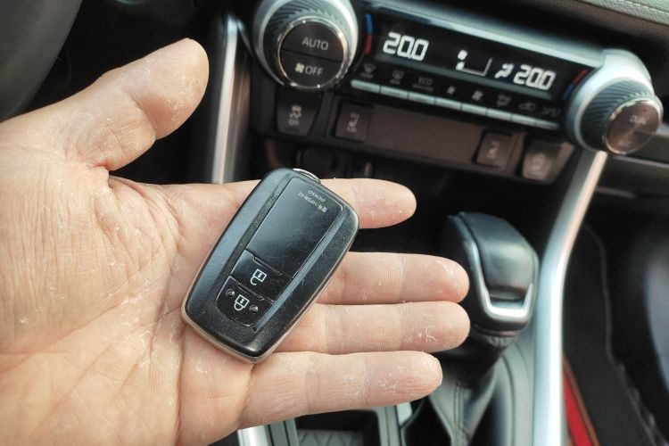 Used Toyota RAV4 2022 2.0L CVT Two-Wheel Drive Fashion Plus Edition
