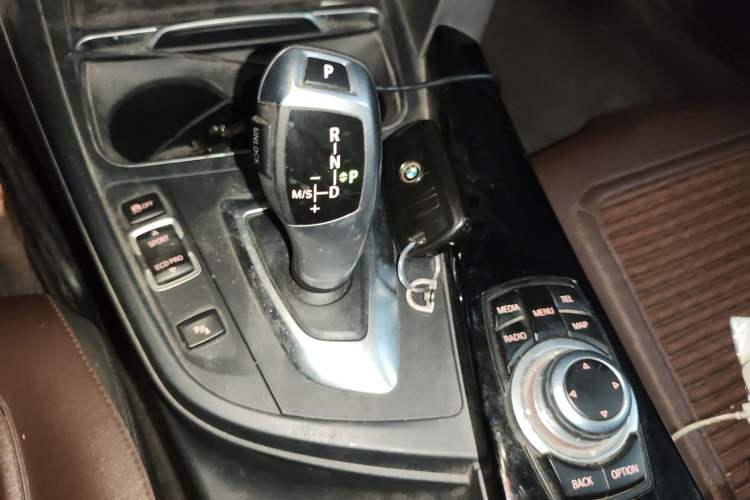 Used BMW 3 Series 2016 320Li Fashion Model Gear Lever
