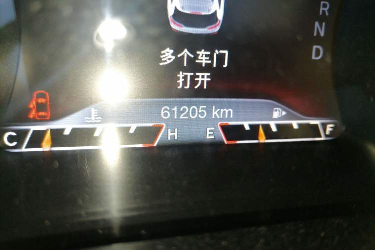 Used Jeep Cherokee 2017 2.0L Superior Edition Odometer Close Up