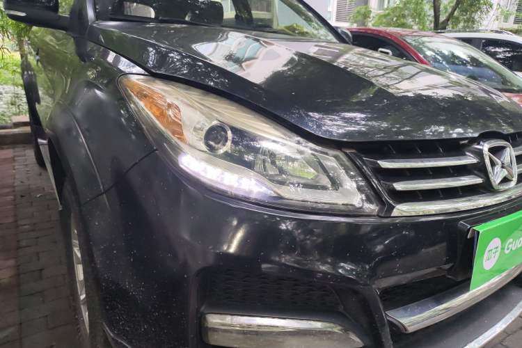 Used JMC Yusheng S350 2014 2.4T Automatic 4x4 Diesel Luxury Version with Sunroof 5 Seats
