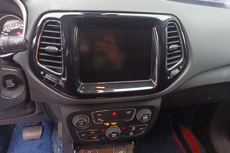 Used Jeep Compass 2019 220T Automatic Family Edition
