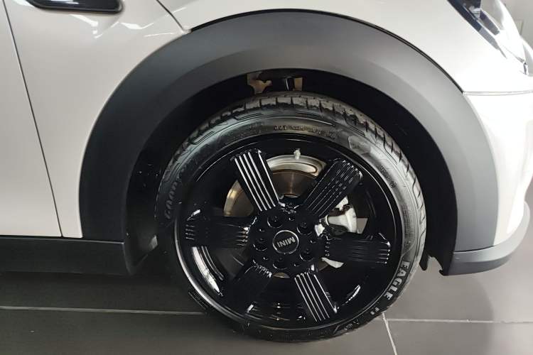 Used MINI 2023 Updated 1.5T COOPER Artist Five-Door Edition Exterior 4