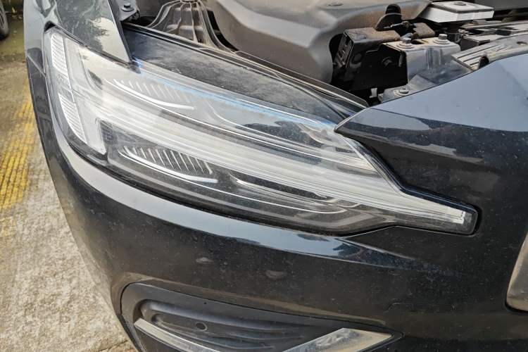 Used Volvo S60 2020 T4 Zhiyi Luxury Edition Right Front Headlight