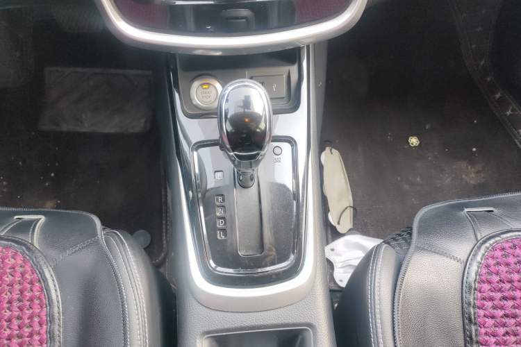 Used Nissan Tiida 2019 1.6L CVT Smart Enjoyment Version China VI Standard Gear Lever