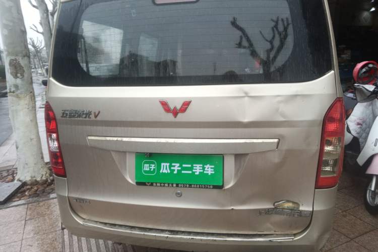 Used Wuling Rongguang V 2016 1.5L Standard Version
