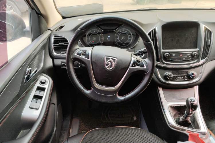 Used Baojun 560 2016 1.8L Manual Luxury Edition
