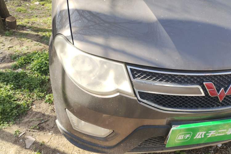 Used Wuling Hongguang 2013 1.2L S Comfort Model China IV Standard Right Front Headlight
