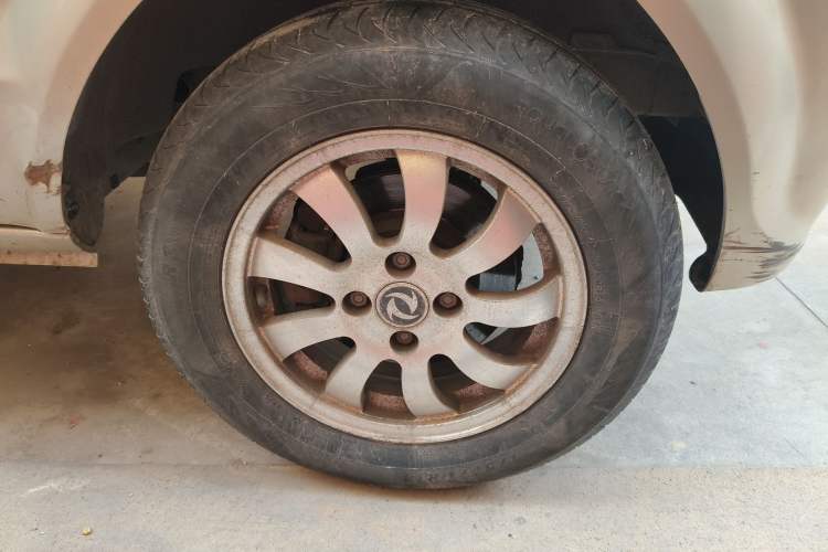 Used Dongfeng Xiaokang V29 2012 1.2L Standard Version Right Front Wheel Hub