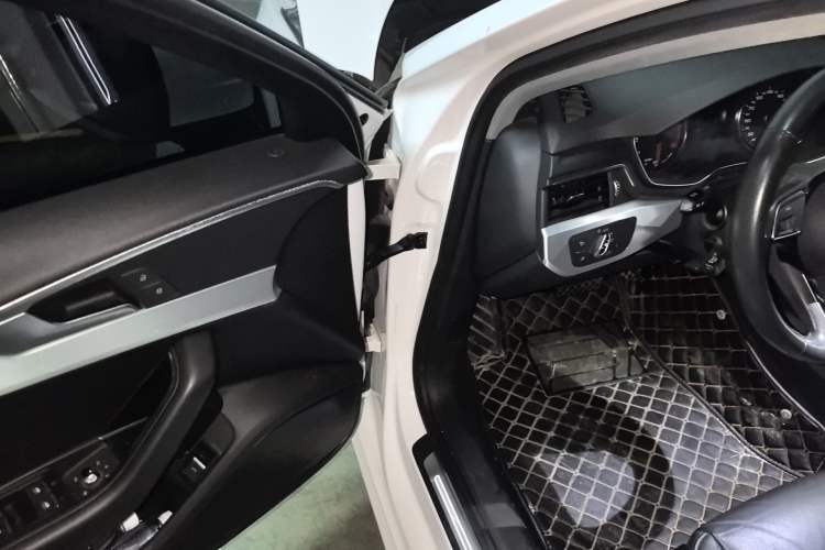 Used Audi A4L 2017 40 TFSI Style Edition Driver Seat