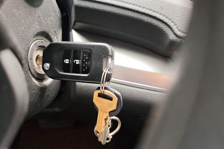 Used Honda CR-V 2016 2.0L Two-Wheel Drive Classic Edition Vehicle Key