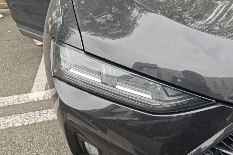 Used Wey P8 2018 2.0T Premium Edition Right Front Headlight