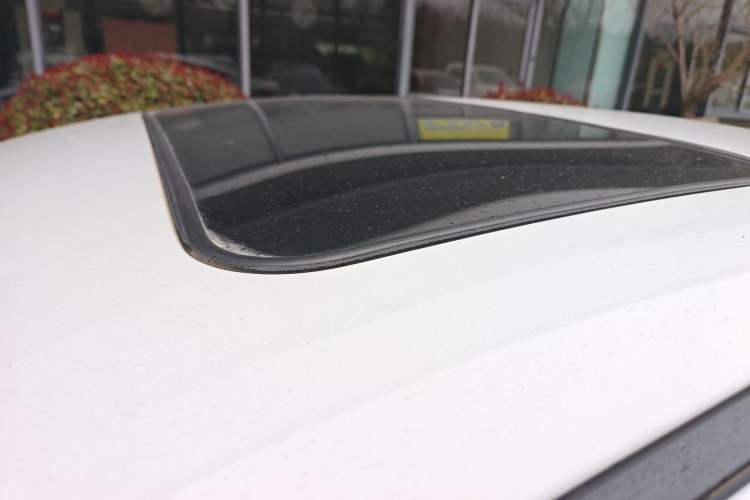 Used Hyundai Elantra (5th Generation / Langdong) 2016 1.6L Automatic Prestige Model Roof