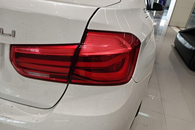 Used BMW 3 Series 2017 320Li Fashion Model Right Rear Taillight