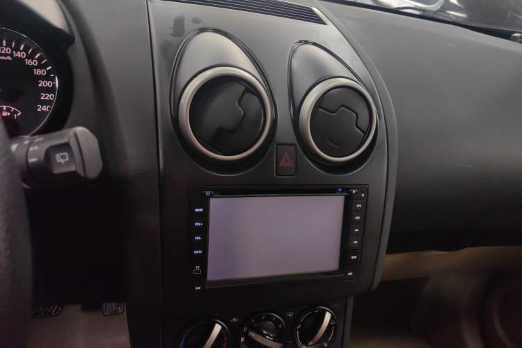 Used Nissan Qashqai 2011 2.0 XL Fire CVT 2WD Audio And AC Panel