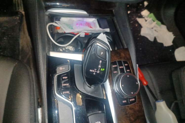 Used BMW 5 Series 2018 525Li Luxury Package Gear Lever