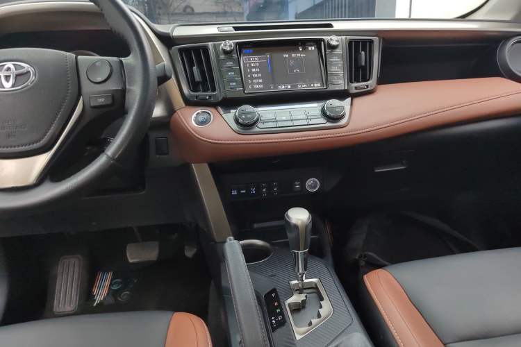 Used Toyota RAV4 2015 2.5L Automatic 4x4 Elite Edition