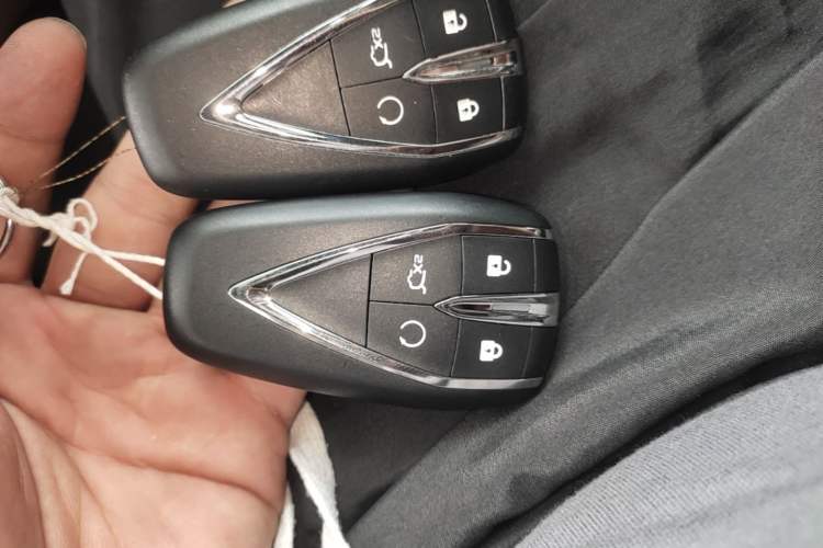 Used CHANGAN UNI-V 2025 1.5T 500Bar High-Energy Version

