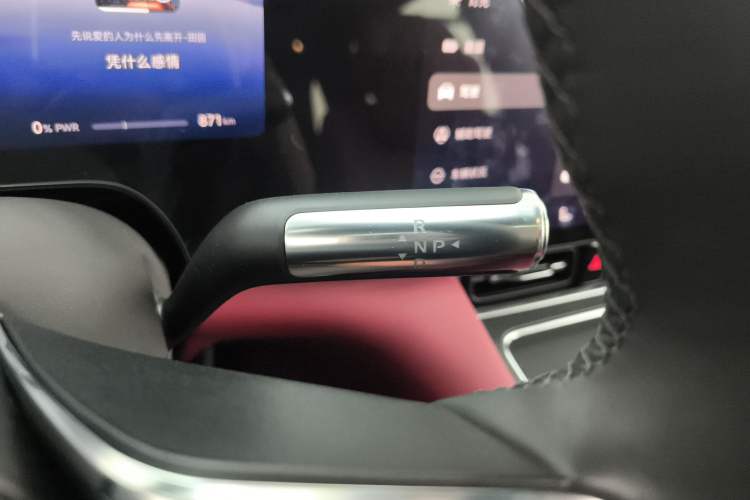 Used Hima AITO M8 2025 Extended-Range Max+ Version 53.4 kWh 6-Seater Edition Gear Lever