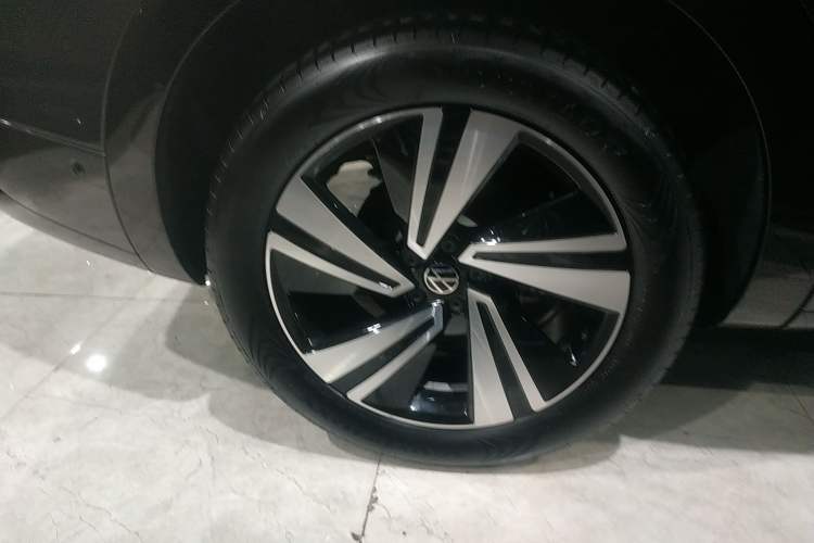 Used Volkswagen Tavendor 2023 380TSI Four-Wheel Drive R-Line Cruise Edition Exterior 5