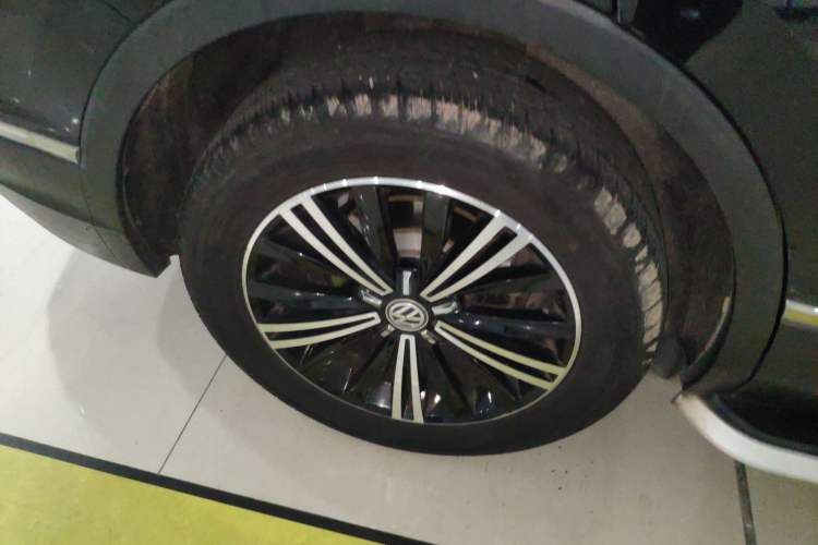 Used Volkswagen Tiguan L 2019 330TSI Automatic Two-Wheel Drive Panoramic Comfort Edition China V Standard Right Rear Wheel Hub