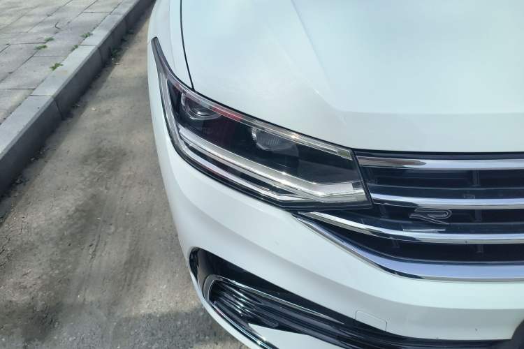 Used Volkswagen Tiguan L 2024 330TSI Automatic Two-Wheel Drive R-Line Enhanced Edition Right Front Headlight