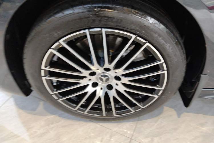 Used Mercedes-Benz C-Class 2024 Restyled C 260 L Sport Edition Left Front Wheel Hub