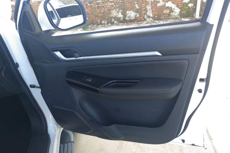 Used Foton Conqueror 3 2020 2.4L Challenger 3 Two-Wheel Drive Enjoyment Version High Cargo Bed Standard Wheelbase 4K22D4M