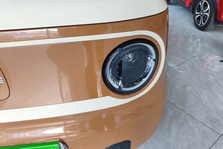 Used Geely Galaxy Panda 2024 Panda Mini 200km Endurance Bear Left Front Headlight