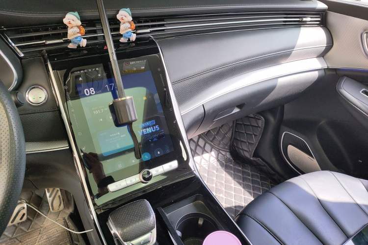 Used Roewe RX5 MAX 2019 300TGI Automatic Intelligent Driving Health Cabin Edition Audio And AC Panel