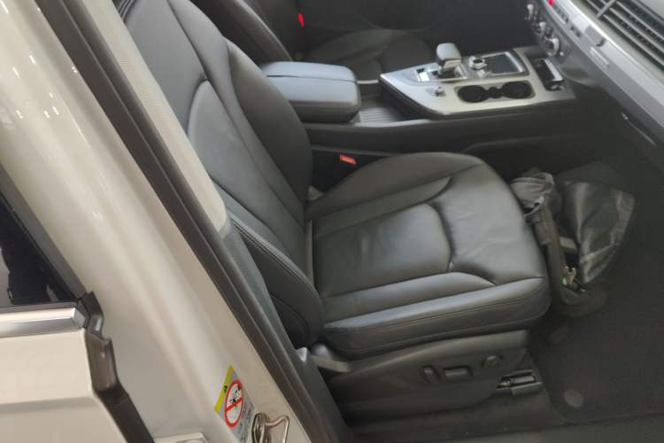 Used Audi Q7 2016 40 TFSI Comfort Model