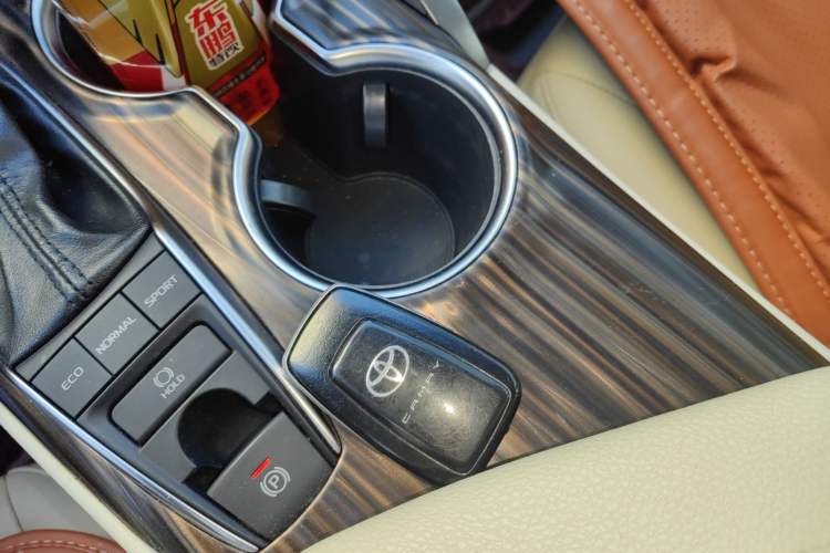 Used Toyota Camry 2019 2.5G Luxury Edition China VI Standard