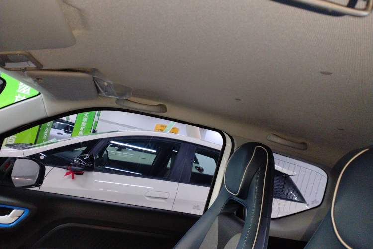 Used Wuling Hongguang MINIEV 2022 GAMEBOY 300km Enthusiast Model with Lithium Iron Phosphate