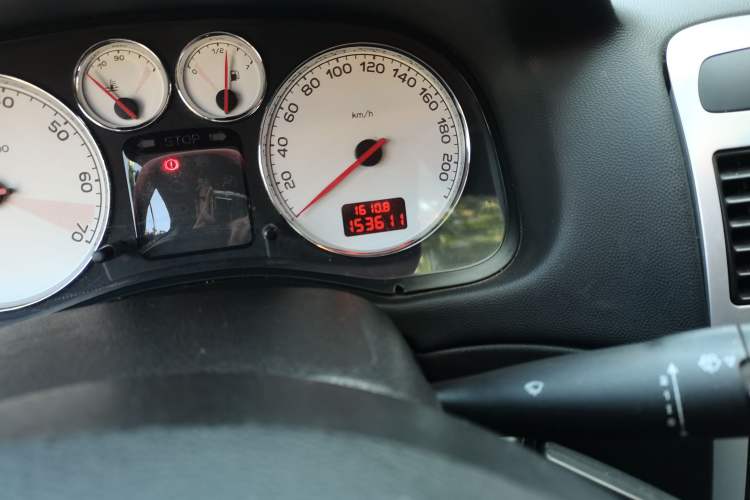 Used Peugeot 307 2012 Hatchback 1.6L Manual Comfort Edition Odometer Close Up