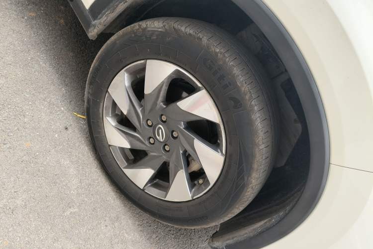 Used GAC Trumpchi GS4 2022 270T Automatic Smart Drive Navigation Edition Right Front Wheel Hub