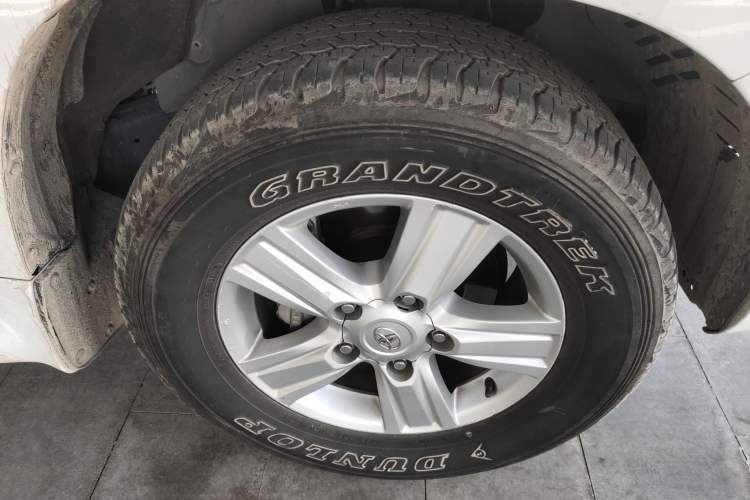 Used Toyota Land Cruiser 2015 4.0L 8-Seater Middle East Version
