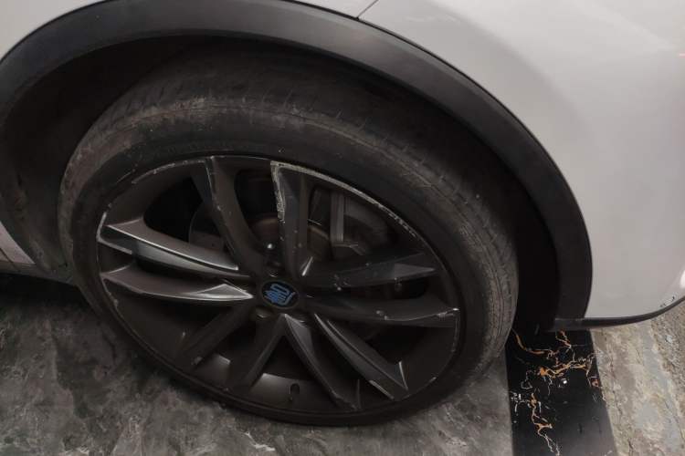 Used BYD Tang New Energy 2019 DM 2.0T All-Wheel Drive Connected Innovation Model 5 Seats China VI Standard Right Front Wheel Hub