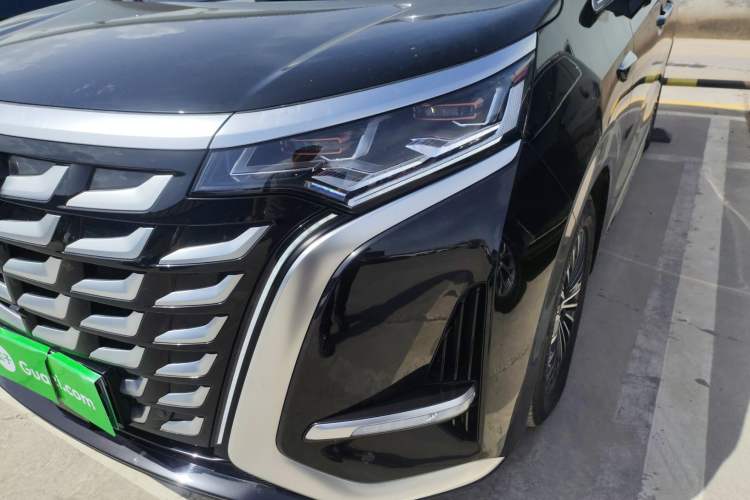 Used Denza D9 2025 DM-i Intelligent Drive 1020 Four-Wheel Drive Flagship Model Left Front Headlight