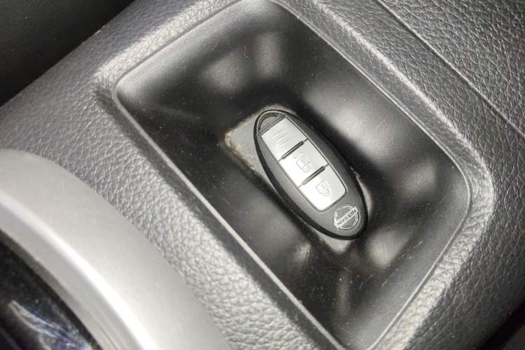 Used Nissan Tiida 2016 1.6L CVT Smart Drive Edition Interior 1