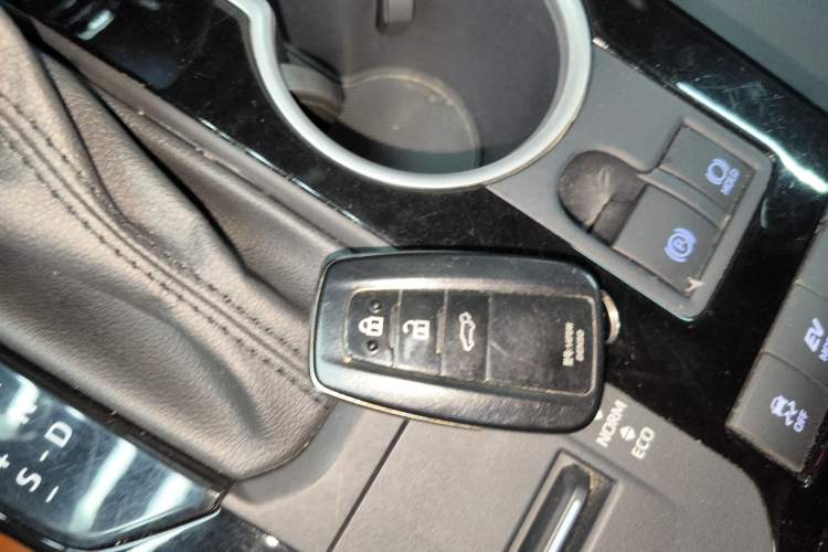 Used Toyota Highlander 2022 Dual-Engine 2.5L Four-Wheel Drive Prestige Version 7 Seats