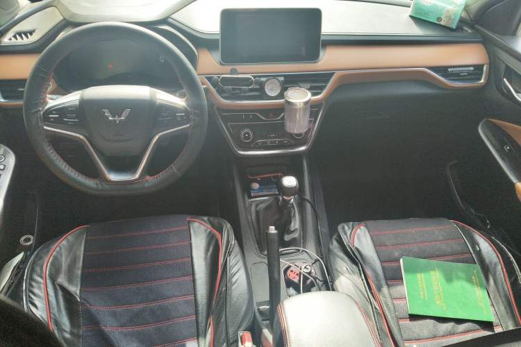 Used Wuling Hongguang S3 2018 1.5T Manual Luxury Model China V Standard