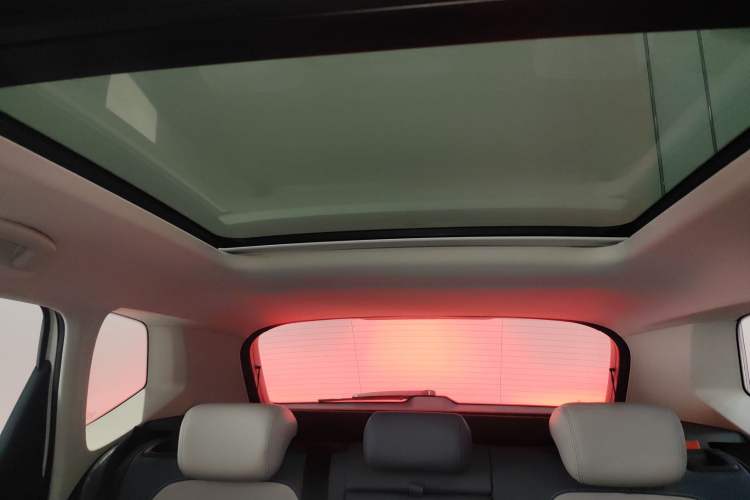 Used Volkswagen Tharu 2024 300TSI Two-Wheel-Drive Moon Luxury Edition