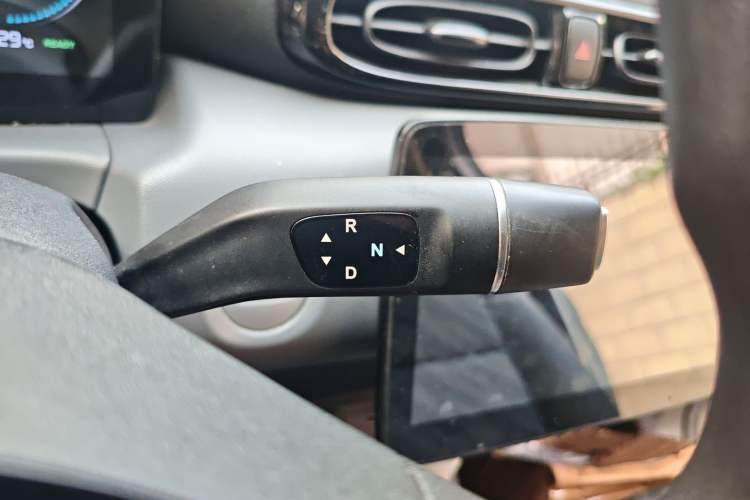 Used Leapmotor T03 2024 403 Comfort Edition Gear Lever