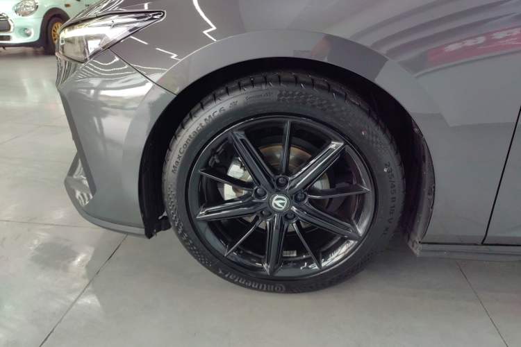 Used CHANGAN UNI-V 2022 1.5T Prestige Version Left Front Wheel Hub